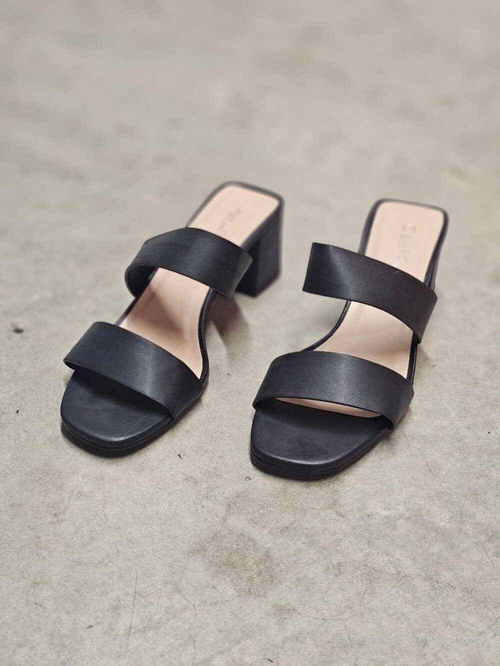 Black Block Heel Slide Sandals With Double Straps Open Toe & Square Heel Design - Picture 12 of 13